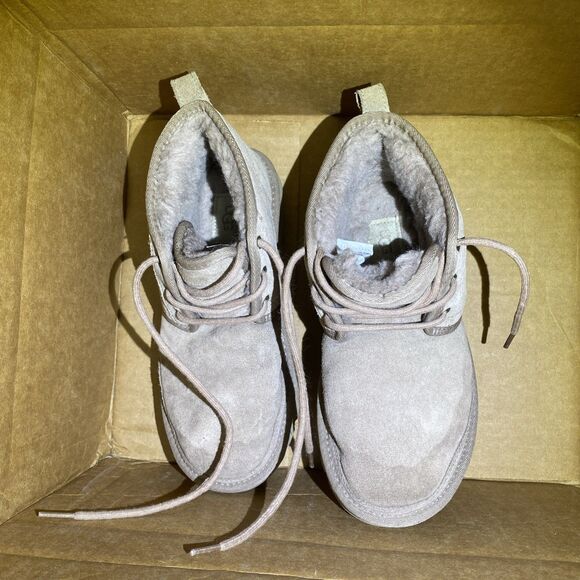 UGG Neumel Shearling Chukka Sand Beige Suede Boots 1094269 US Sz 7 UK 5 EU 38 24 main image 12